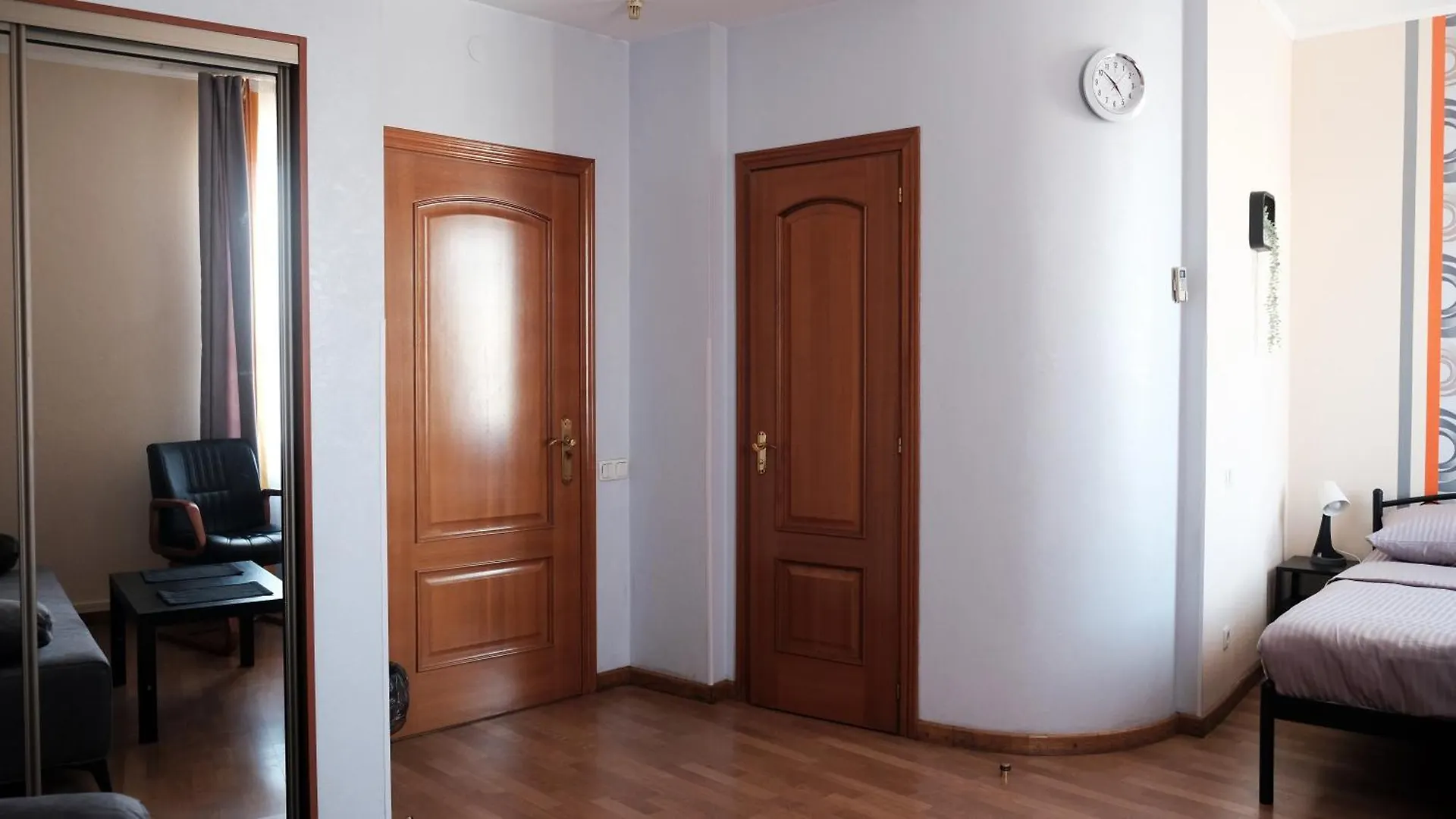 Hotel apartamentowy Uneed Hotel - Готельні Номери Біля Вокзалу Kijów