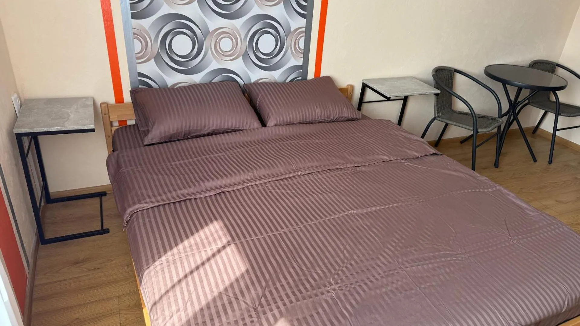 Hotel apartamentowy Uneed Hotel - Готельні Номери Біля Вокзалу Kijów